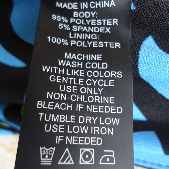 SIZE S. Vince Camuto stretch geometric design dress. - Picture 5 of 8